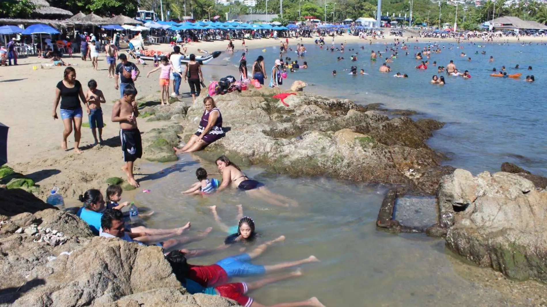 playas de Acapulco foto.- Martin Gomez Muñoz el sol de acapulco (4)